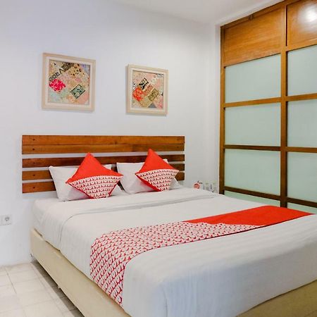 Augustina Home Malang Exterior photo